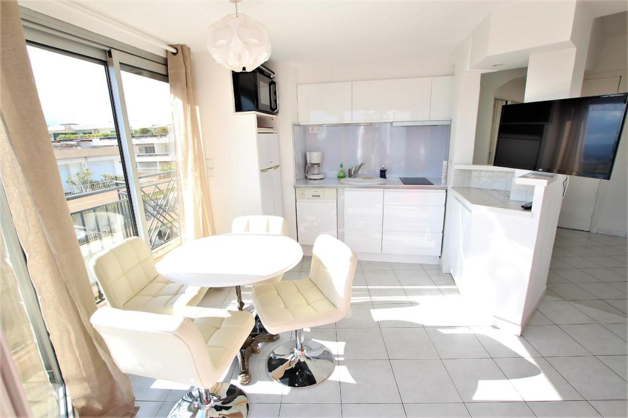 Nice Apartment Last Floor With Terrace And Clear View On The Sea Cannes Exteriör bild