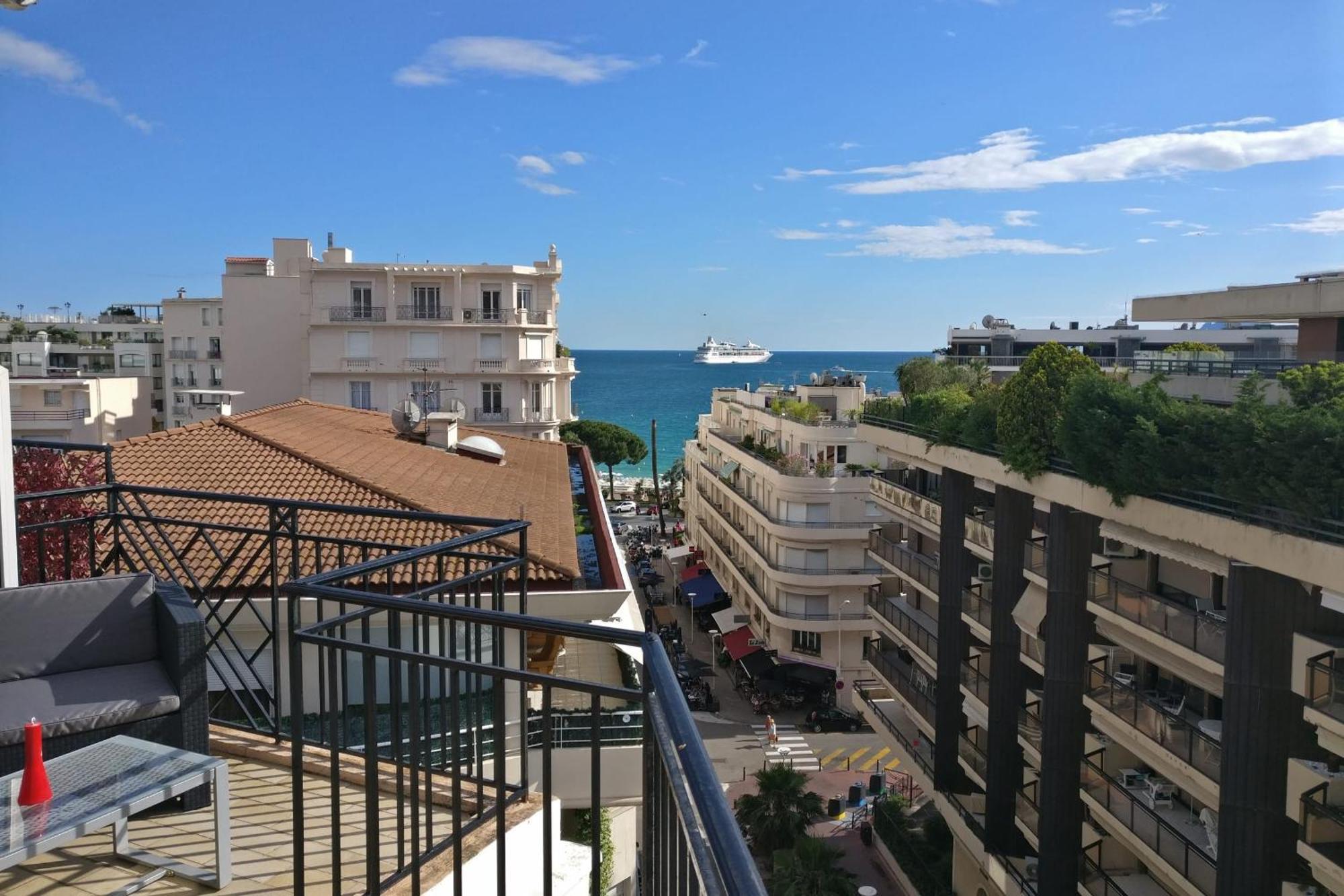 Nice Apartment Last Floor With Terrace And Clear View On The Sea Cannes Rum bild